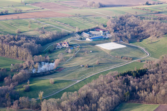 Am Froeschenberg, Haras Lerchenberg in Gundershoffen im Bundesland Bas-Rhin, Frankreich aus der Luft