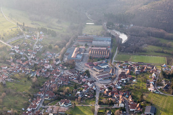 Schrägluftbild von Zinswiller im Bundesland Bas-Rhin, Frankreich