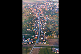 Drohnenaufname von Surbourg im Bundesland Bas-Rhin, Frankreich