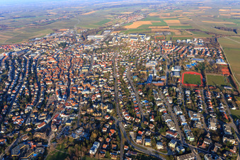 Petronellastraße von Westen in Bad Bergzabern im Bundesland Rheinland-Pfalz, Deutschland