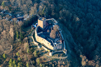 Luftbild von Burgruine Landeck in Klingenmünster im Bundesland Rheinland-Pfalz, Deutschland