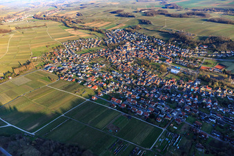 Ortsansicht im Winter aus Westen in Klingenmünster im Bundesland Rheinland-Pfalz, Deutschland