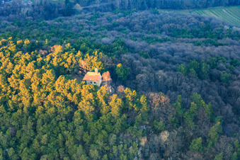Mariä Schutzkapelle auf dem Wetterkreuzberg in Maikammer im Bundesland Rheinland-Pfalz, Deutschland