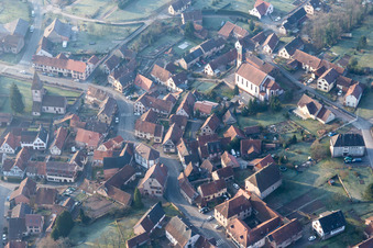 Schrägluftbild von Weiterswiller im Bundesland Bas-Rhin, Frankreich
