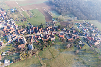 Schrägluftbild von Geiswiller im Bundesland Bas-Rhin, Frankreich