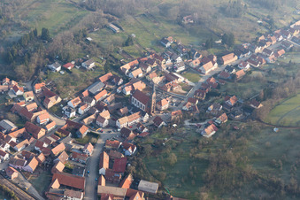 Ettendorf im Bundesland Bas-Rhin, Frankreich von einer Drohne aus