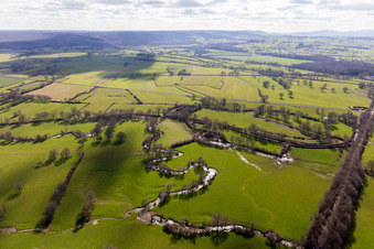 Luftbild von Sully im Bundesland Saône-et-Loire, Frankreich