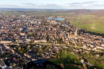 Luftaufnahme von Autun (Burgund) im Bundesland Saône-et-Loire, Frankreich