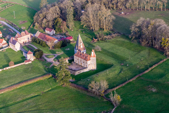 Luftbild von Château de Morlet im Burgund im Bundesland Saône-et-Loire, Frankreich