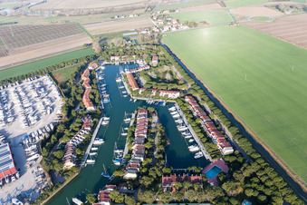 Aprilia Marittima im Bundesland Friaul-Julisch Venetien, Italien von oben