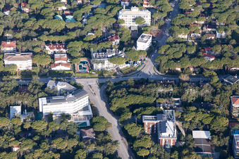 Lignano Riviera im Bundesland Friaul-Julisch Venetien, Italien aus der Drohnenperspektive