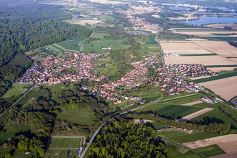 Drohnenaufname von Scheibenhard im Bundesland Bas-Rhin, Frankreich