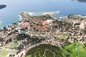 Vrsar im Bundesland Gespanschaft Istrien, Kroatien von einer Drohne aus