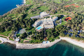 Poreč im Bundesland Gespanschaft Istrien, Kroatien von oben gesehen