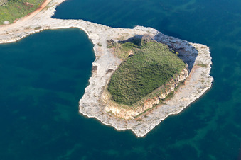 Schrägluftbild von Umag im Bundesland Gespanschaft Istrien, Kroatien