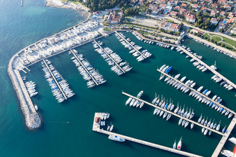 Umag im Bundesland Gespanschaft Istrien, Kroatien von oben gesehen