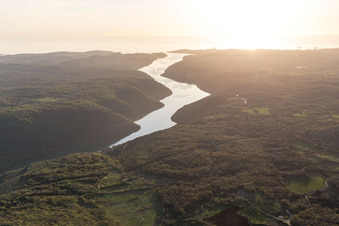 Schrägluftbild von Jural im Bundesland Gespanschaft Istrien, Kroatien