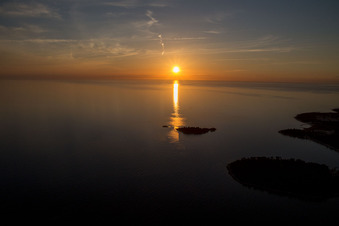 Rovinj im Bundesland Gespanschaft Istrien, Kroatien von der Drohne aus gesehen