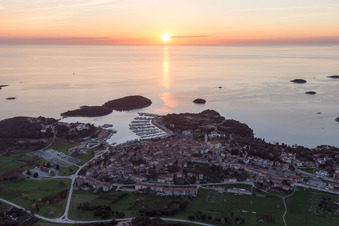 Vrsar im Bundesland Gespanschaft Istrien, Kroatien von oben