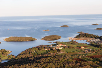 Drohnenaufname von Stancija Valkanela im Bundesland Gespanschaft Istrien, Kroatien