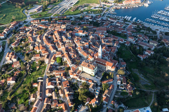 Drohnenaufname von Vrsar im Bundesland Gespanschaft Istrien, Kroatien