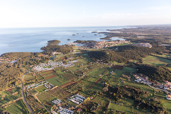 Vrsar im Bundesland Gespanschaft Istrien, Kroatien aus der Drohnenperspektive