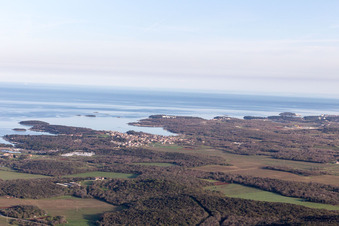 Luftaufnahme von Flengi im Bundesland Gespanschaft Istrien, Kroatien