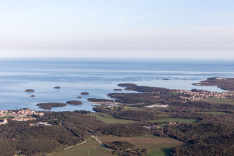 Schrägluftbild von Flengi im Bundesland Gespanschaft Istrien, Kroatien