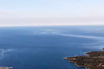 Drohnenbild von Vrsar im Bundesland Gespanschaft Istrien, Kroatien