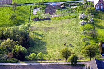 Luftaufnahme von Schœnenbourg im Bundesland Bas-Rhin, Frankreich
