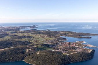 Vrsar im Bundesland Gespanschaft Istrien, Kroatien von einer Drohne aus