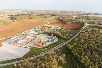 Schrägluftbild von Poreč im Bundesland Gespanschaft Istrien, Kroatien