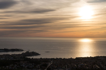 Schrägluftbild von Vrvari im Bundesland Gespanschaft Istrien, Kroatien