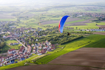 Drohnenbild von Hohwiller im Bundesland Bas-Rhin, Frankreich