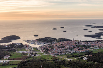 Luftaufnahme von Vrsar im Bundesland Gespanschaft Istrien, Kroatien