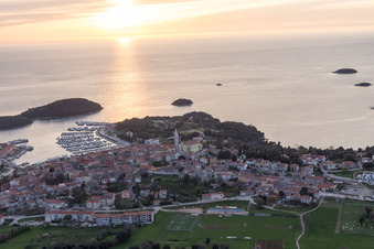 Vrsar im Bundesland Gespanschaft Istrien, Kroatien von oben