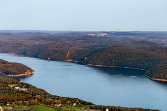 Vrsar im Bundesland Gespanschaft Istrien, Kroatien von einer Drohne aus