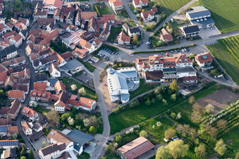Schrägluftbild von Südpfalz-Terrassen im Ortsteil Gleiszellen in Gleiszellen-Gleishorbach im Bundesland Rheinland-Pfalz, Deutschland