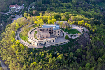 Oberhambach, Hambacher Schloss im Ortsteil Diedesfeld in Neustadt an der Weinstraße im Bundesland Rheinland-Pfalz, Deutschland aus der Vogelperspektive