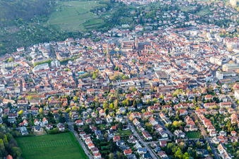 Drohnenaufname von Neustadt an der Weinstraße im Bundesland Rheinland-Pfalz, Deutschland