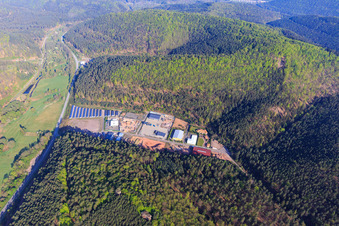 Gewerbepark Neudahn 1 mit Indoor-Spielplatz  Super-Dubber Kinderland in Dahn im Bundesland Rheinland-Pfalz, Deutschland