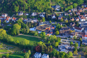 Südpfalz Therme in Bad Bergzabern im Bundesland Rheinland-Pfalz, Deutschland von oben