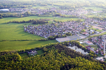 Schrägluftbild von Mertzwiller im Bundesland Bas-Rhin, Frankreich