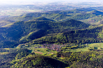 Schrägluftbild von Böllenborn im Bundesland Rheinland-Pfalz, Deutschland