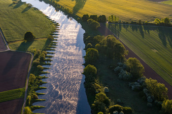 Luftaufnahme von Buhnen an der Weser im Ortsteil Stahle in Höxter im Bundesland Nordrhein-Westfalen, Deutschland