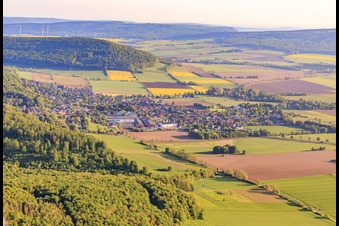 Luftbild von Ortsansicht aus Süden am Morgen im Ortsteil Lauenstein in Salzhemmendorf im Bundesland Niedersachsen, Deutschland