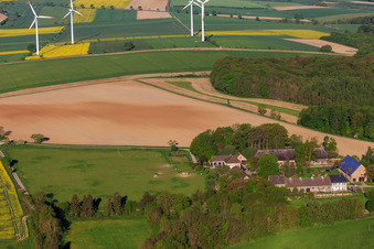 Luftbild von Ovelgönne am Windpark Kugelberg Hohe in Ottenstein im Bundesland Niedersachsen, Deutschland