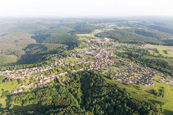 Schrägluftbild von Lemberg im Bundesland Moselle, Frankreich