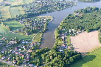 Étang des Marais in Hilsprich im Bundesland Moselle, Frankreich aus der Luft