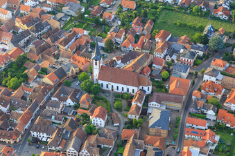 Katholische Kirche "St. Kosmas und Damian" in Maikammer im Bundesland Rheinland-Pfalz, Deutschland